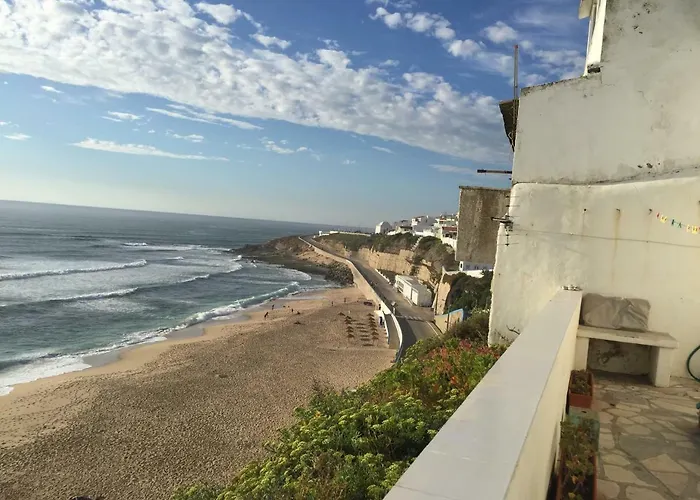 Seafront House Above The Beach M113